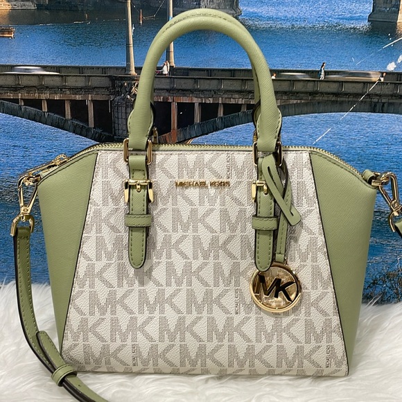 Michael Kors Crossbody - Picture 1 of 1